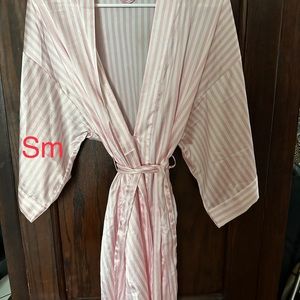 VS Signature Stripe Robe